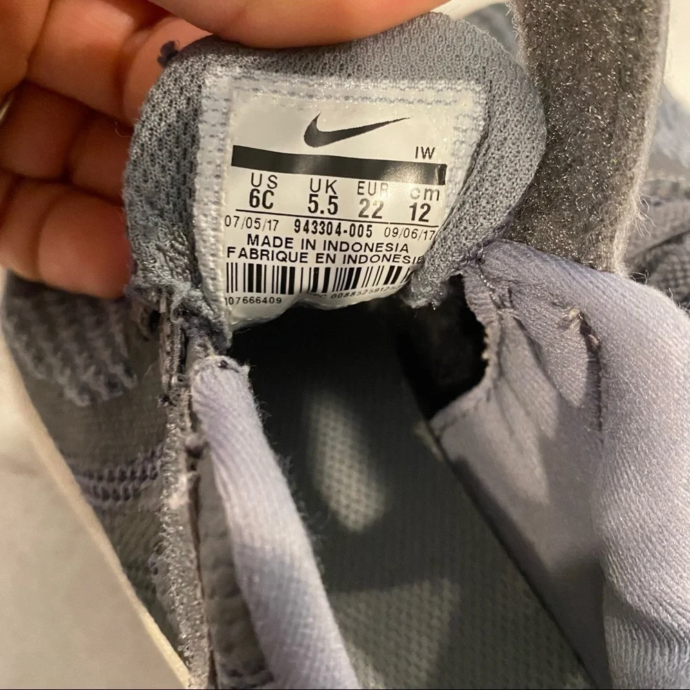 Nike kids revolution